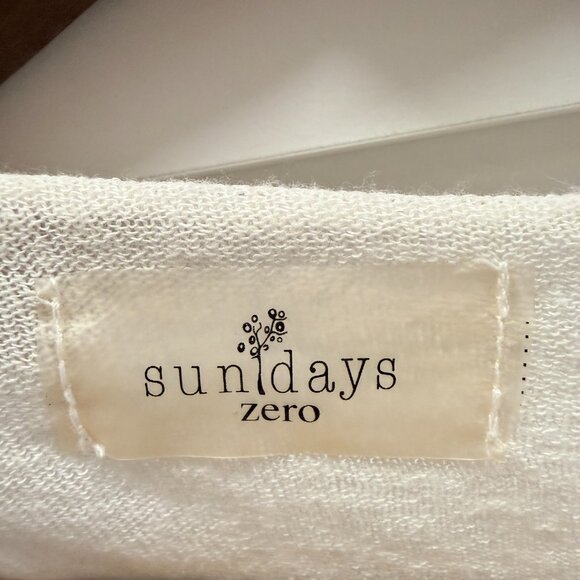 Sunday black and white shirt - Picture 3 of 3